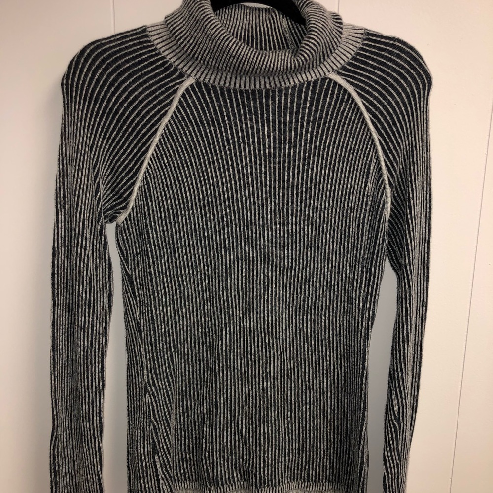 Abercrombie and Fitch turtleneck